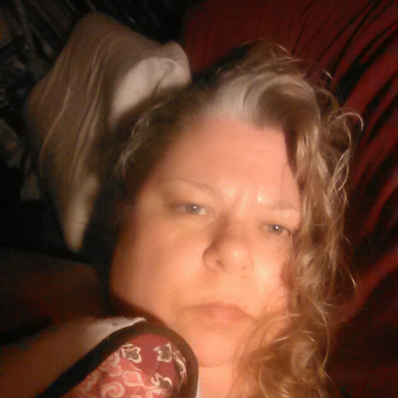 Meet your Posher, Jennifer - Picture 1 of 1